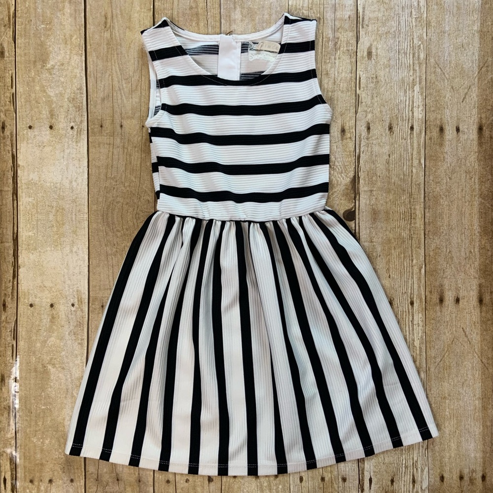 Btween Girl’s Striped Black and White Dress SZ 6